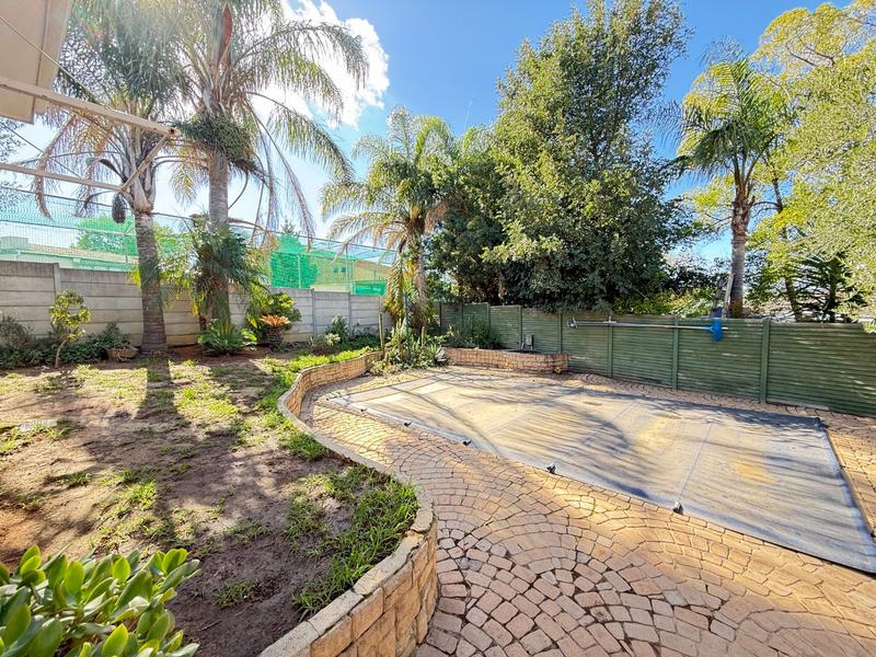 4 Bedroom Property for Sale in Die Wingerd Western Cape